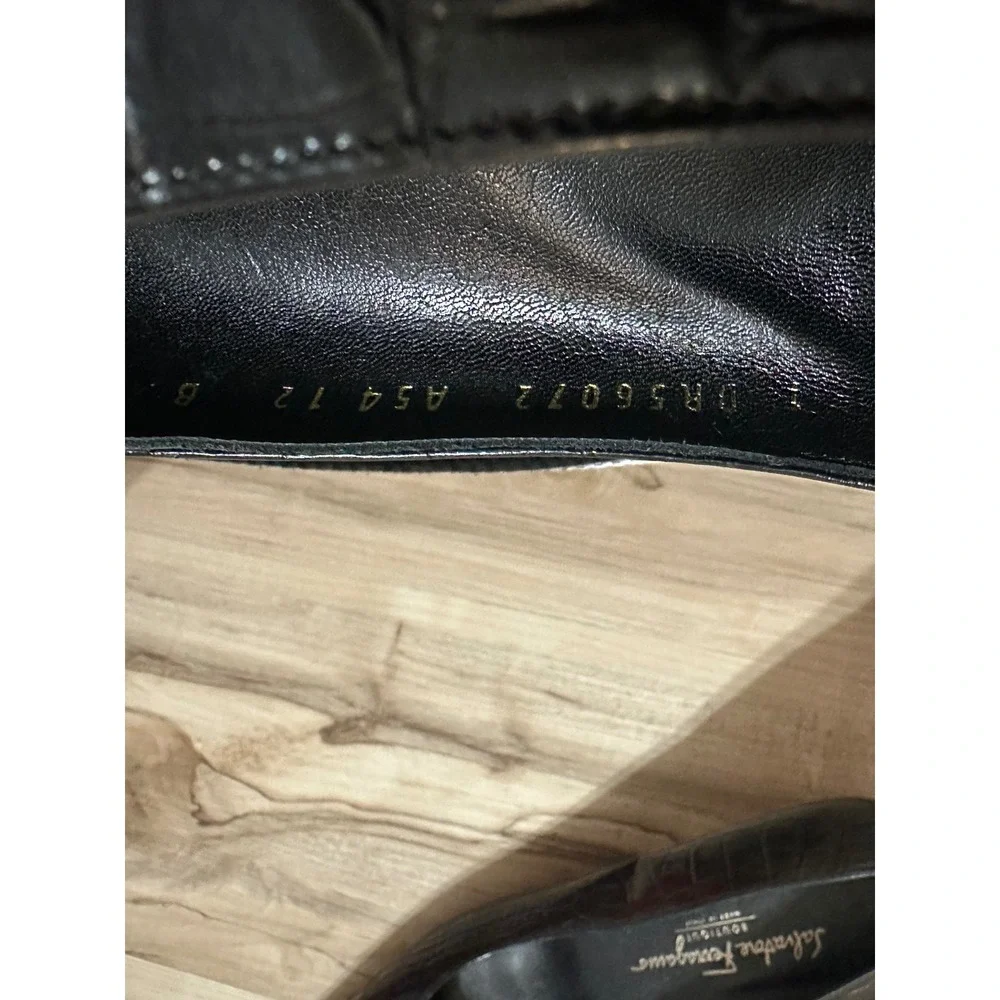 Vintage Salvatore Ferragamo Boutique Croc-embossed Leather Pumps made in Italy